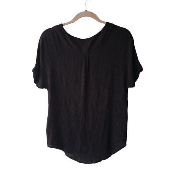 Monk & Lou Black Crinkled Rayon Loose Top Short Sleeve V-neck - Picture 3 of 5